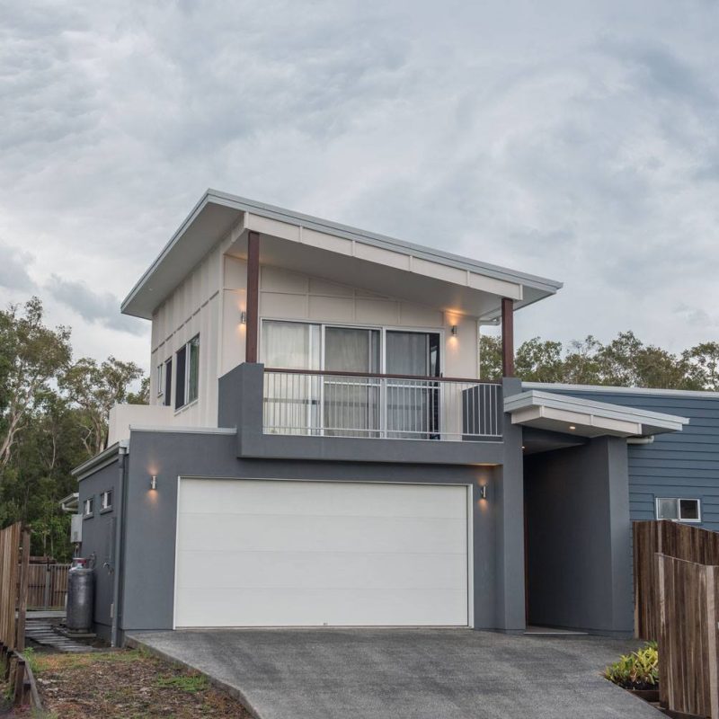 Builder Sunshine Coast - grey house and garage